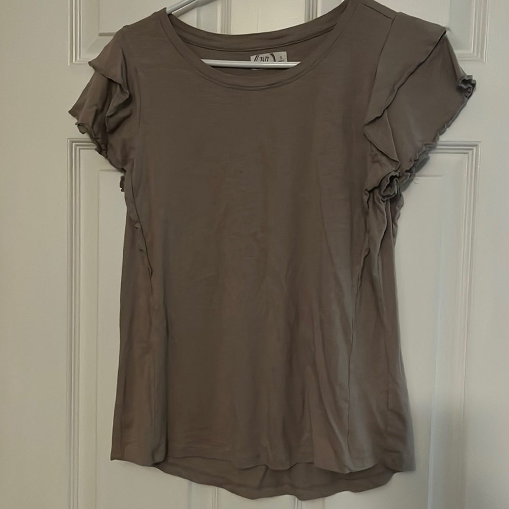 Light purple ruffle sleeve top